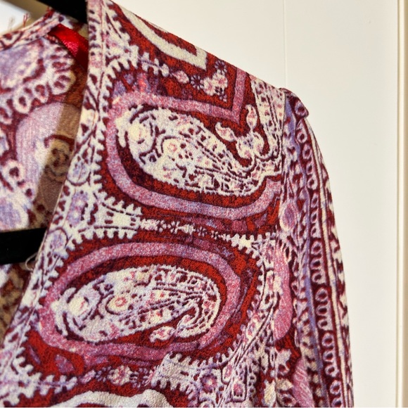 FREE PEOPLE RED WHITE PINK PAISLEY PATTERNED V NECK BLOUSE SIZE EXTRA SMALL - Picture 5 of 16